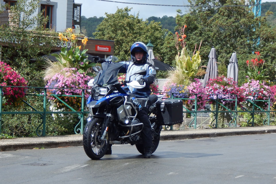 Motorrijbewijspoint Lisse examengarantie AVB en AVD